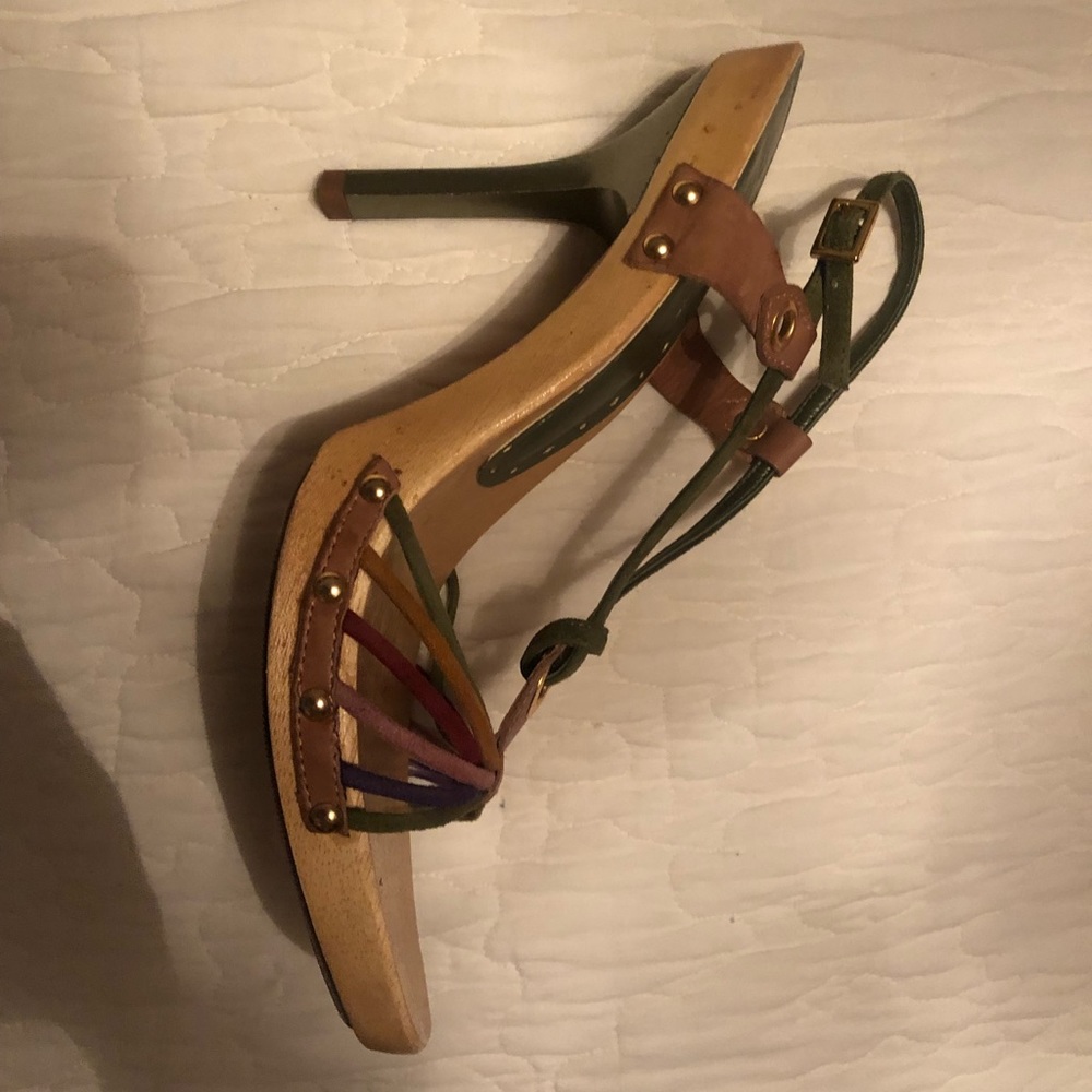 BCBG sandal